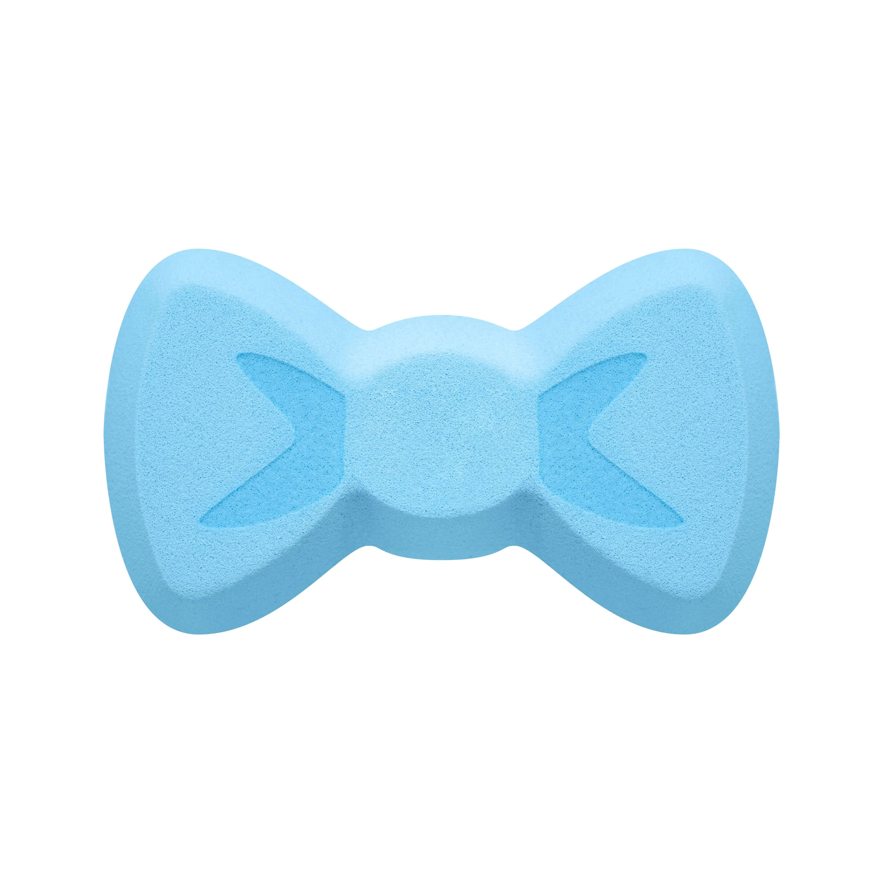 Spugnetta trucco NYX Maggie Simpson Bow, spugnetta blu a forma di fiocco esposta su sfondo bianco.