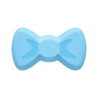 Spugnetta trucco NYX Maggie Simpson Bow, spugnetta blu a forma di fiocco esposta su sfondo bianco.
