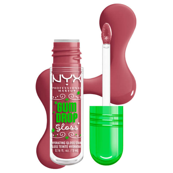 Flacone di NYX Professional Makeup Gum Drop Gloss & Stain mostrato con applicatore aperto e uno swatch di colore dalla texture effetto caramella rossa accanto, nella tonalita 02 Bubblegum Burst.