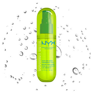 Spray profumato capelli e corpo NYX Professional Makeup Coconut Cutie in un flacone spray verde neon su sfondo chiaro con goccioline d'acqua.