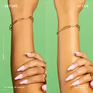 Confronto prima e dopo sull'avambraccio con la lozione mani e corpo NYX Professional Makeup Fat Oil (Suga Baddie); mostra una pelle piu liscia e radiosa dopo l'applicazione.