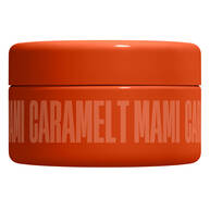 Burro corpo scintillante NYX Professional Makeup Fat Oil Shimmer (Caramelt Mami), mostrato aperto con la texture ambrata e brillante in un vasetto arancione e tappo coordinato, formato 145 ml.