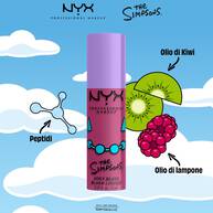 Packshot del blush NYX Professional Makeup The Simpsons Fat Blush con ingredienti illustrati tra cui peptidi, olio di kiwi e olio di lampone su sfondo blu, tonalita 02 Lavender Sass.