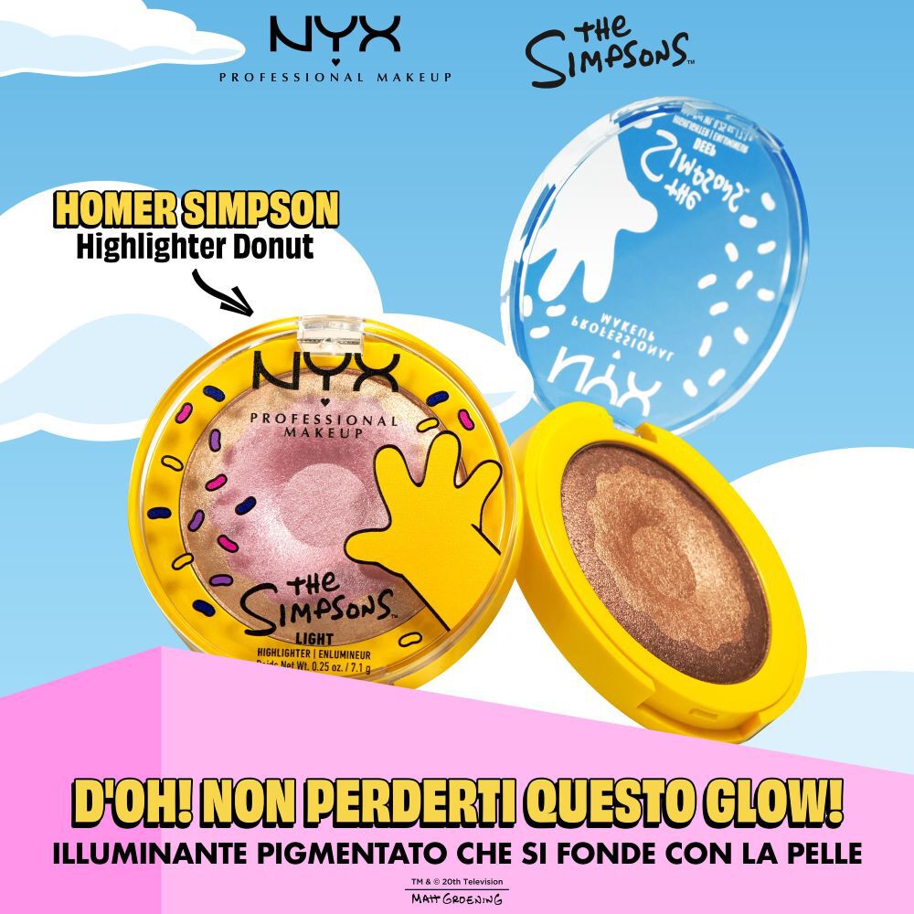 Gamma di illuminanti NYX Professional Makeup The Simpsons, due illuminanti con packaging a forma di ciambella su sfondo blu e testo descrittivo del prodotto.